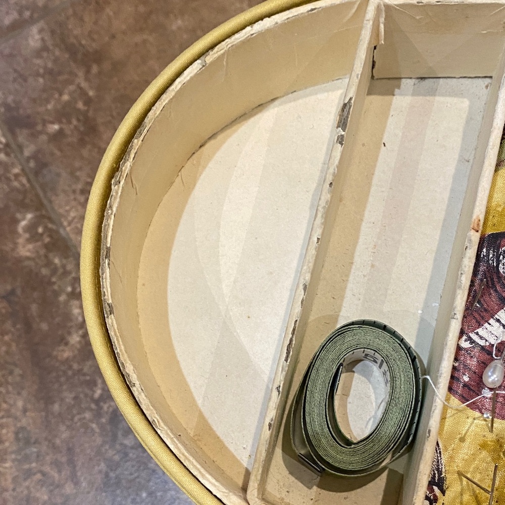 Seashell Patterned Yellow Sewing Storage Box - Picture 10 of 12